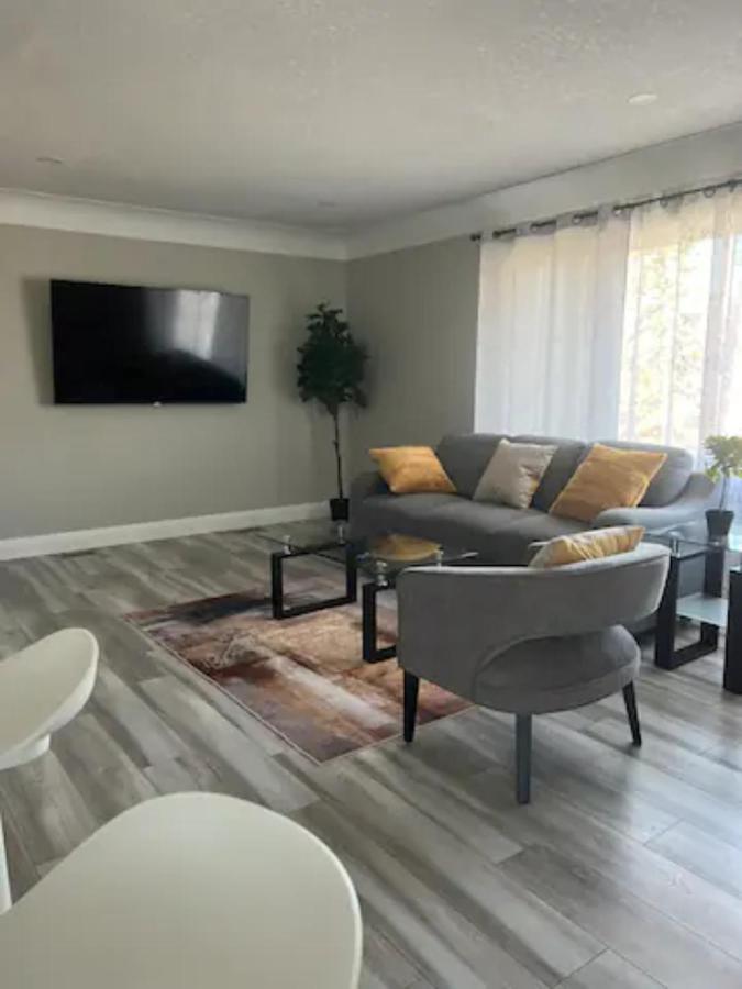 Entire 2 Bedroom Apartment Downtown - U3 Waterloo Esterno foto