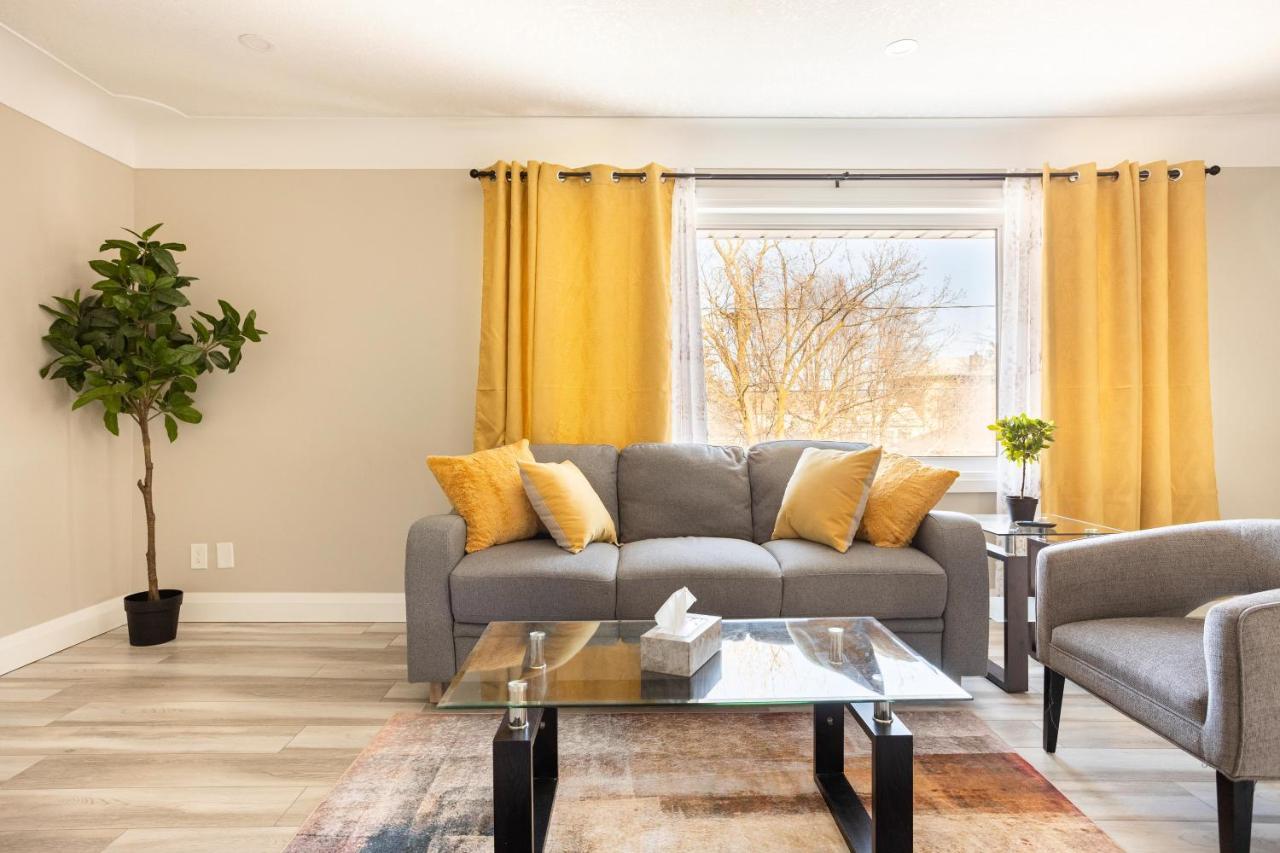 Entire 2 Bedroom Apartment Downtown - U3 Waterloo Esterno foto