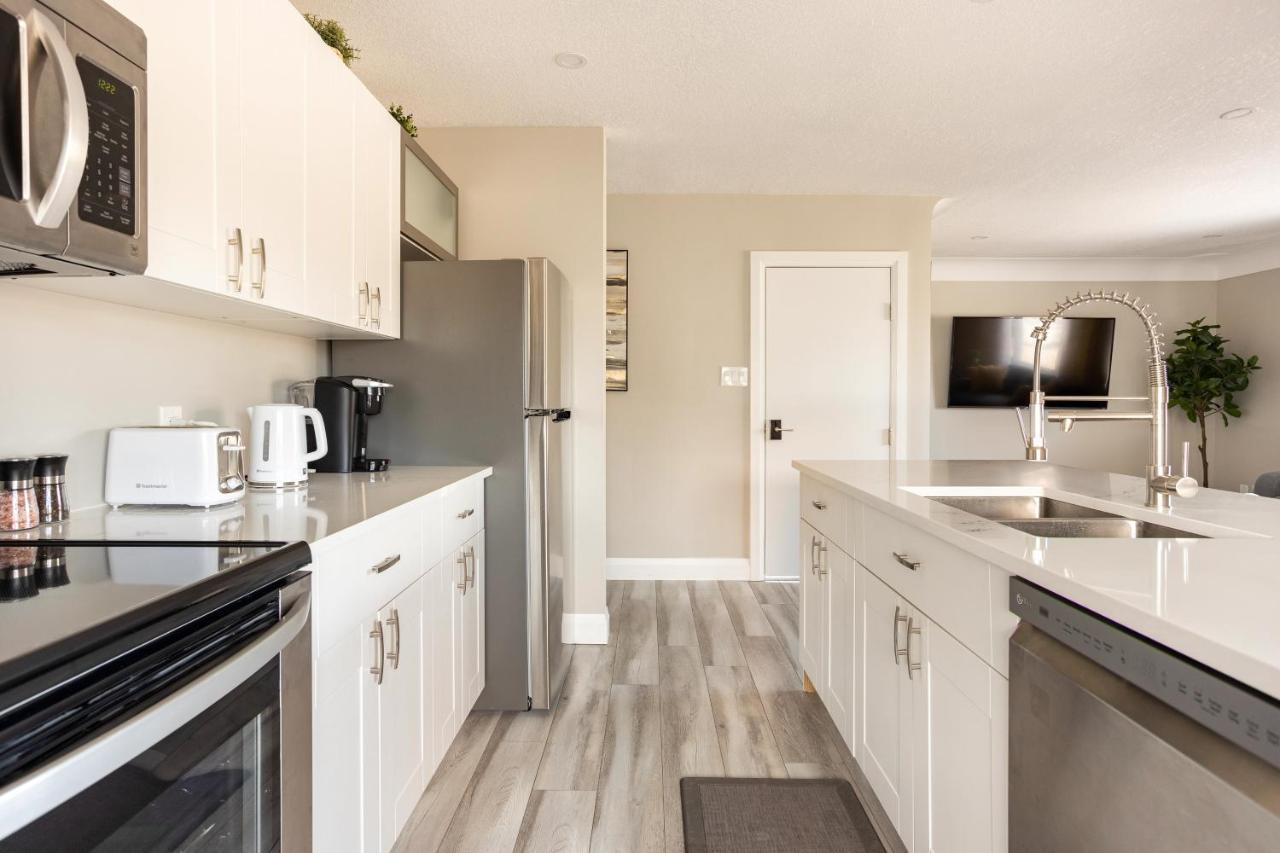Entire 2 Bedroom Apartment Downtown - U3 Waterloo Esterno foto