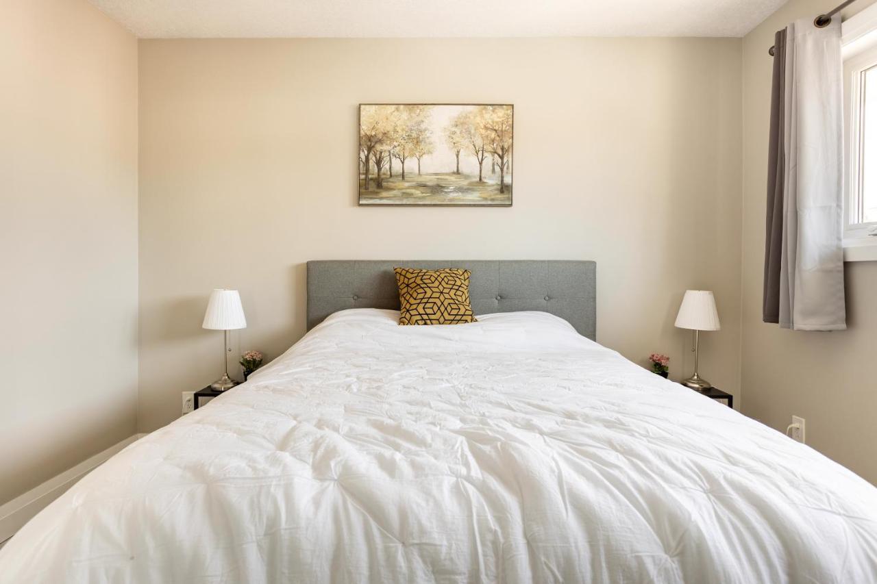 Entire 2 Bedroom Apartment Downtown - U3 Waterloo Esterno foto